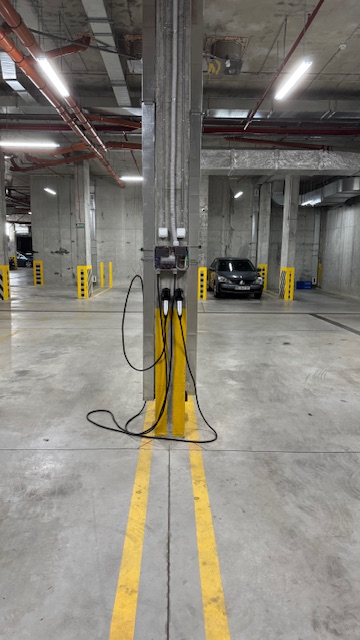 Зручне паркомісце у Львові